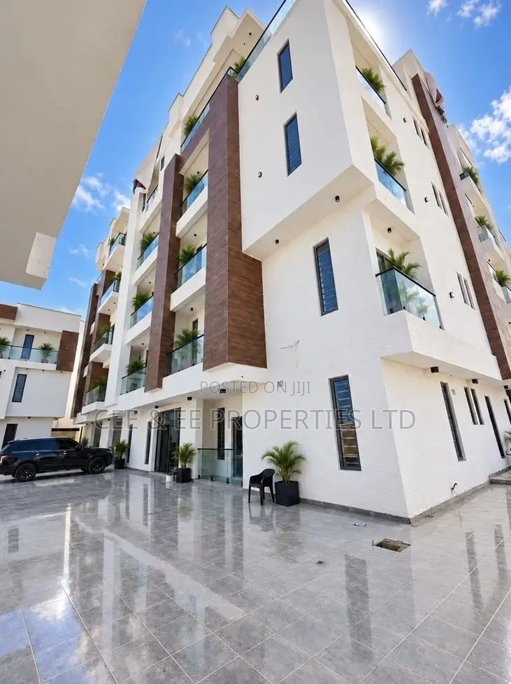 3bdrm Penthouse in Ikate for sale in Ikate