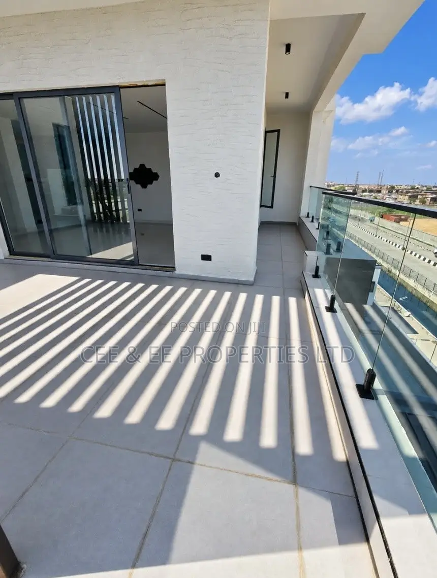 3bdrm Penthouse in Ikate for sale in Ikate