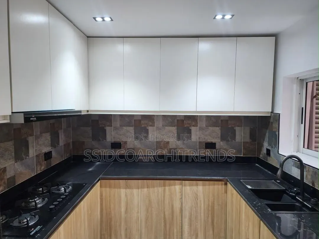 3bdrm Apartment in Gated House Call To, Ikoyi S.W for rent in Ikoyi S.W