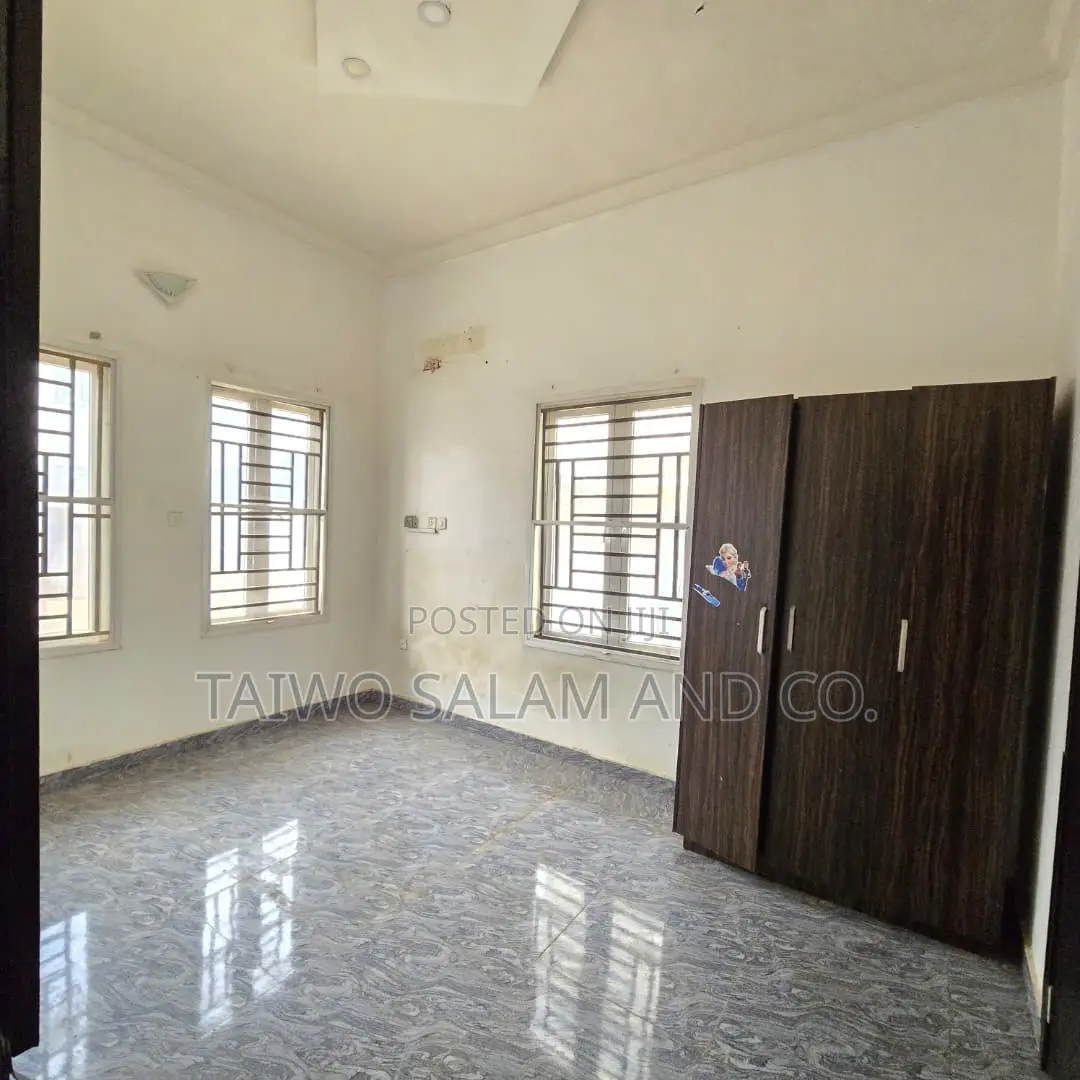 3bdrm Apartment in Bodija for rent in Bodija