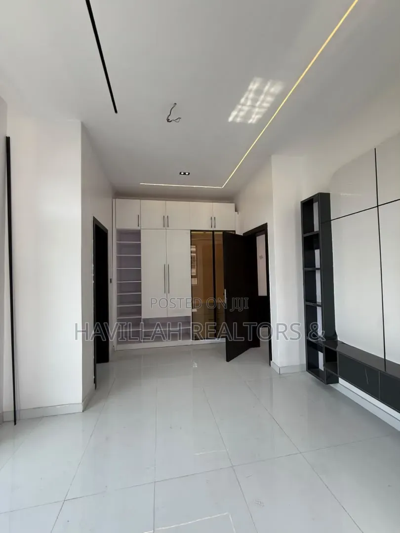 5bdrm Duplex in Ado / Ajah for sale in Ado / Ajah