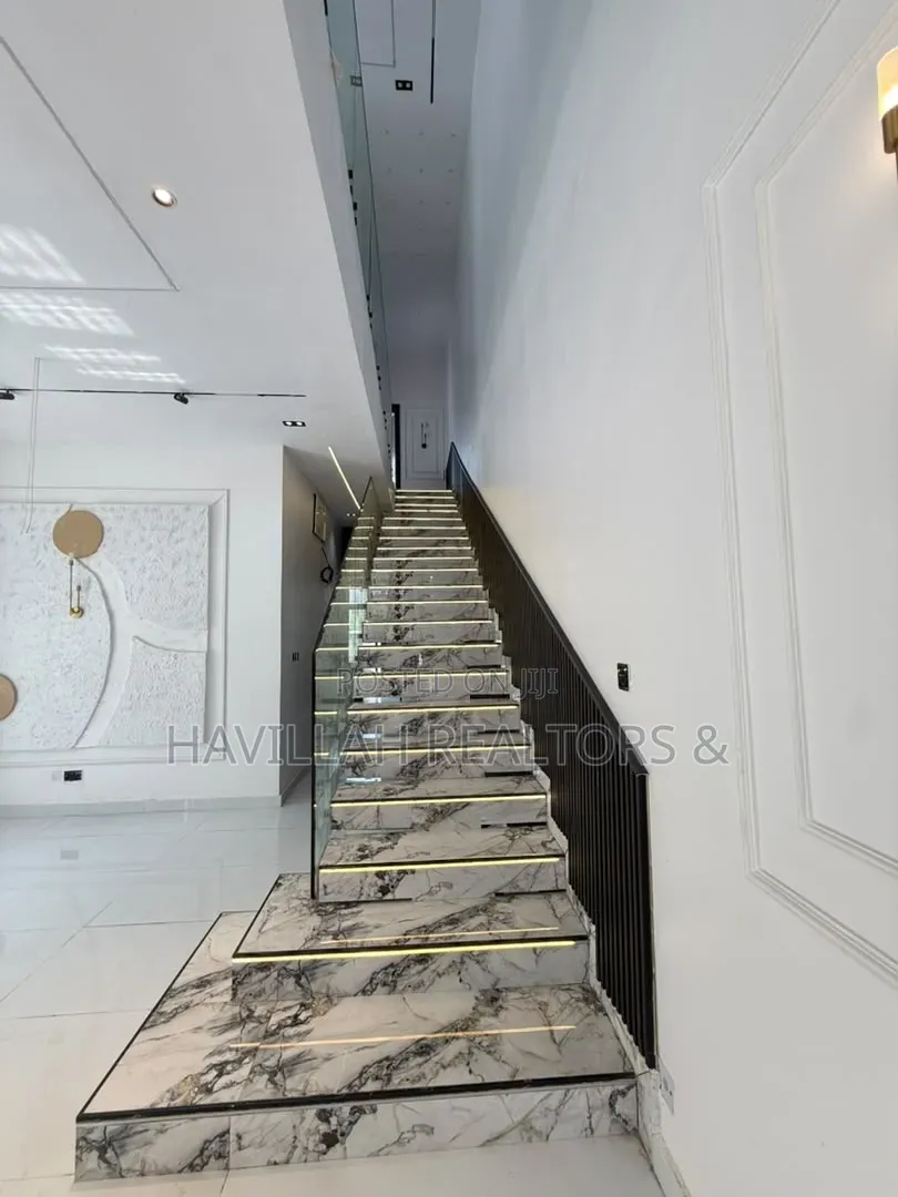 5bdrm Duplex in Ado / Ajah for sale in Ado / Ajah