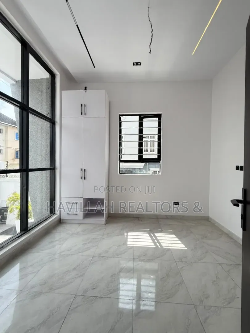 5bdrm Duplex in Ado / Ajah for sale in Ado / Ajah