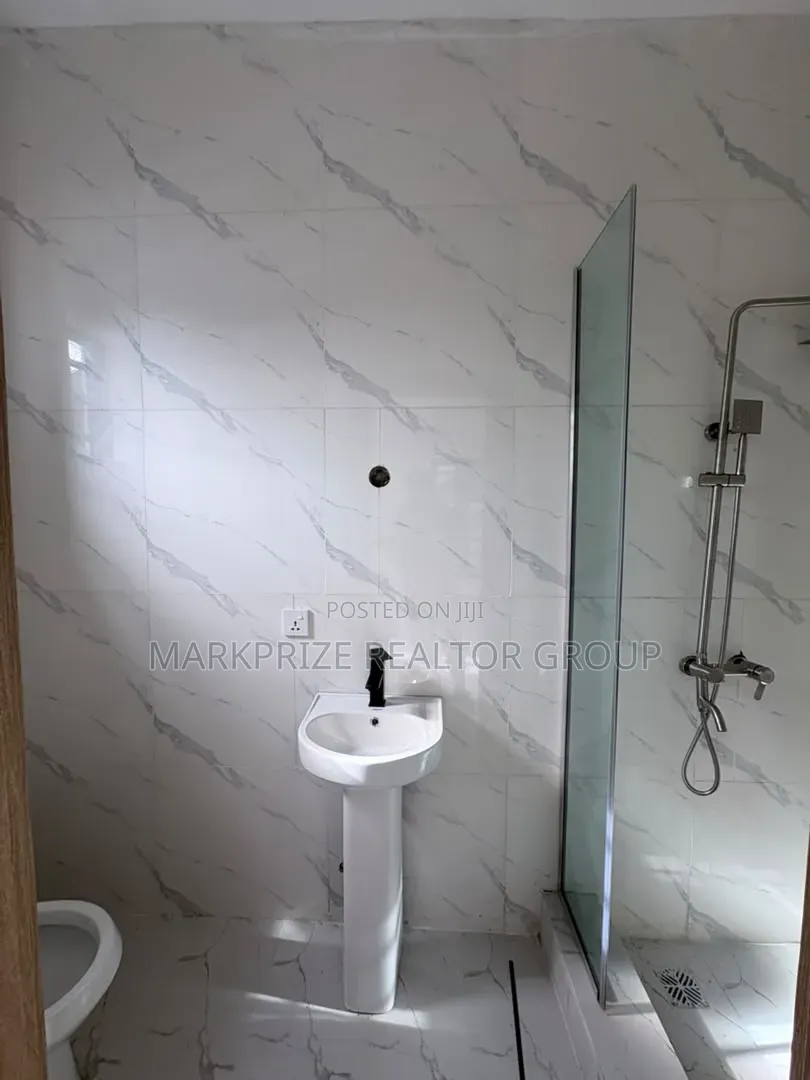 4bdrm Duplex in Chevron Drive Lekki for sale in Chevron