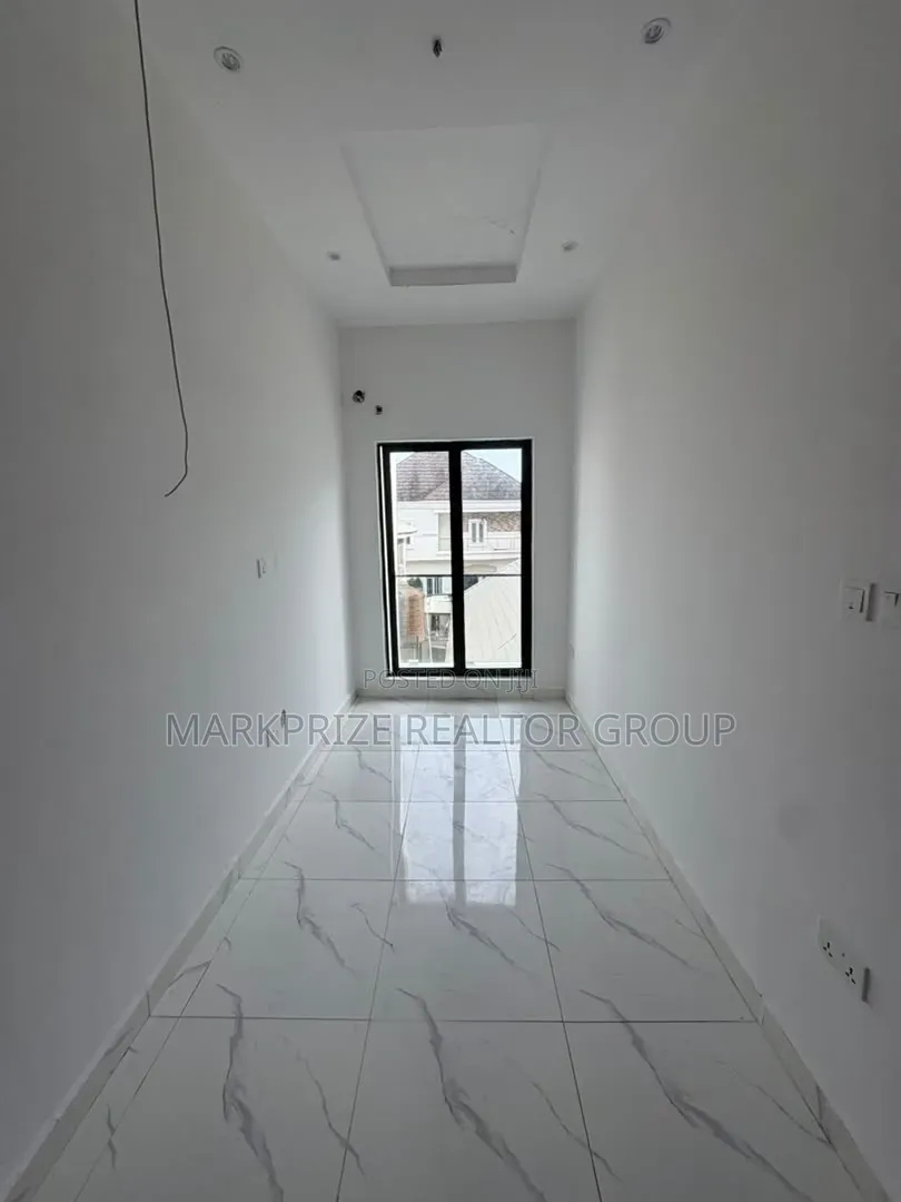 4bdrm Duplex in Chevron Drive Lekki for sale in Chevron