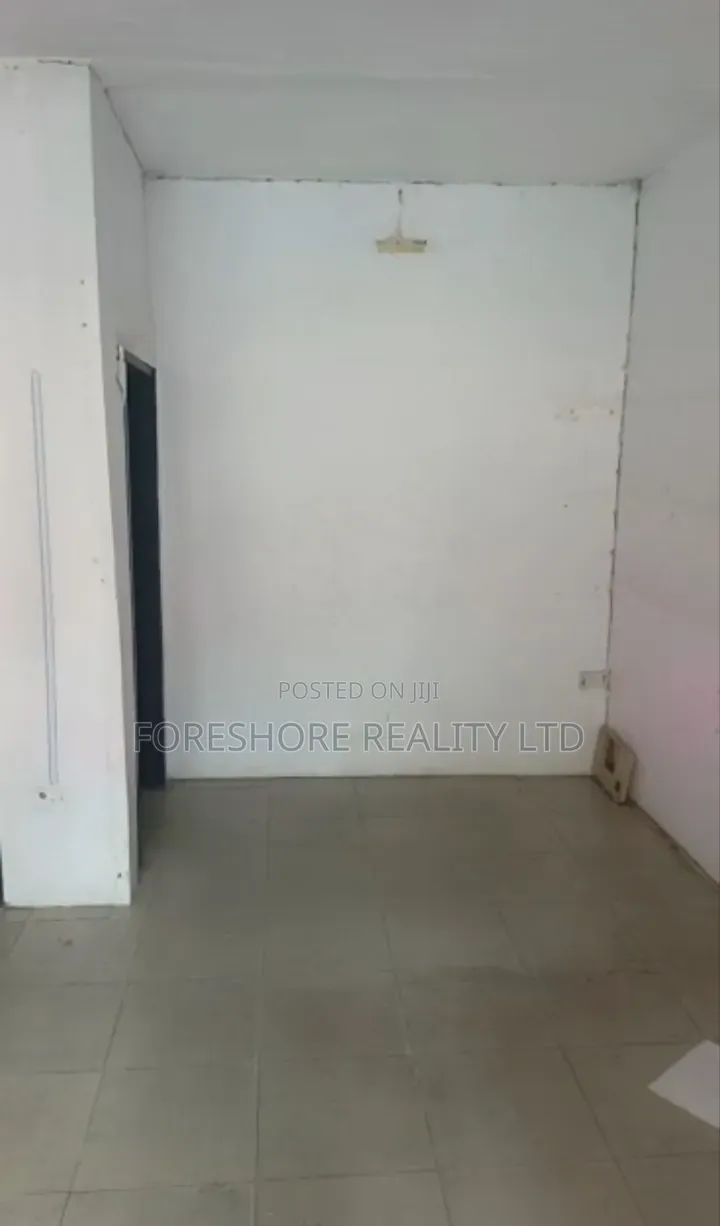 Ground Floor 2b/R Flat
 Off Awolowo Way Ikeja N5m in Awolowo Way