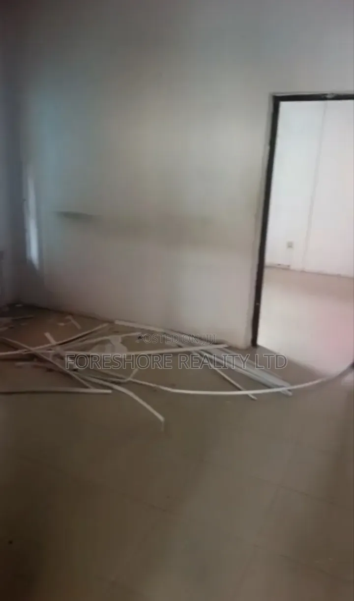 Ground Floor 2b/R Flat
 Off Awolowo Way Ikeja N5m in Awolowo Way