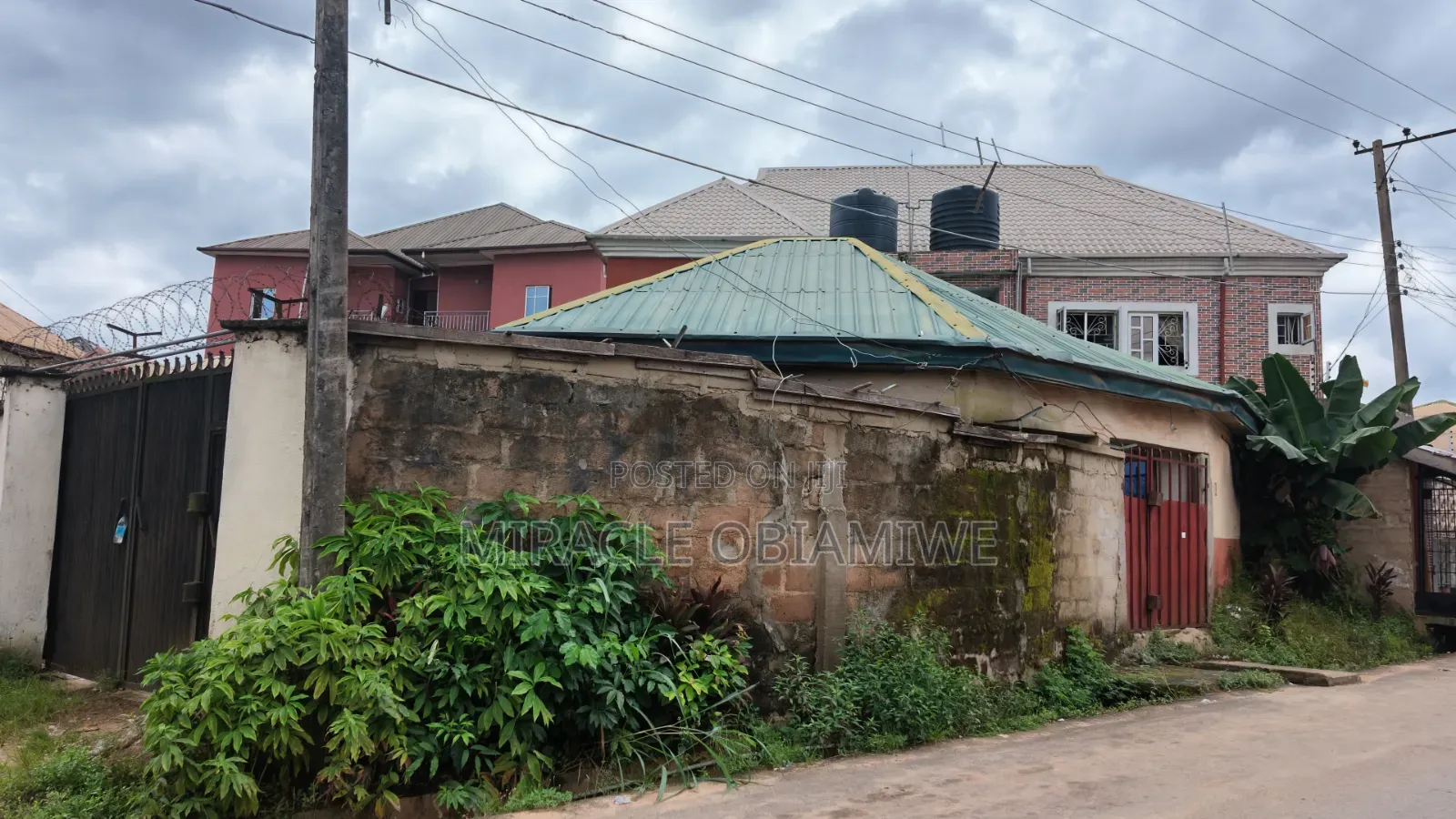 3bdrm Bungalow in Agbama Housing, Umuahia for sale in Umuahia
