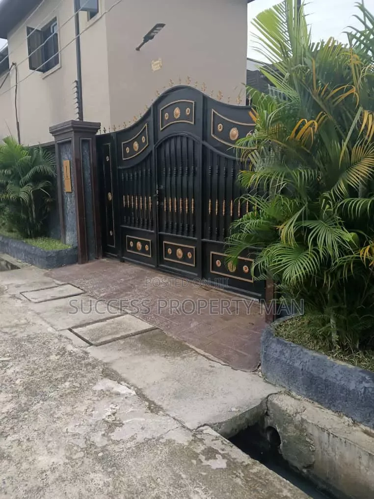 Furnished 3bdrm Block of Flats in Dumo Amachree, Rumolumeni for rent in Rumolumeni