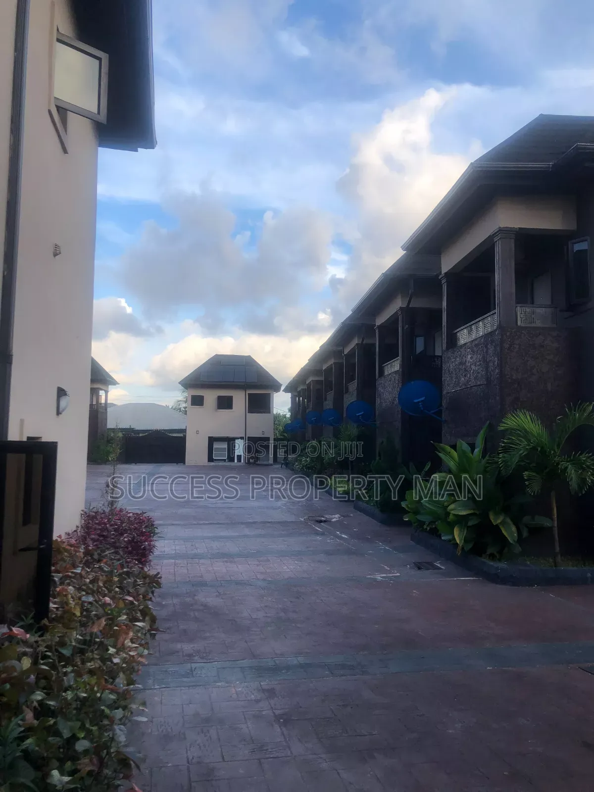 Furnished 3bdrm Block of Flats in Dumo Amachree, Rumolumeni for rent in Rumolumeni