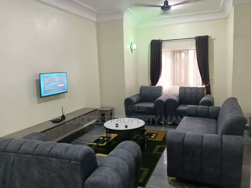 Furnished 3bdrm Block of Flats in Dumo Amachree, Rumolumeni for rent in Rumolumeni