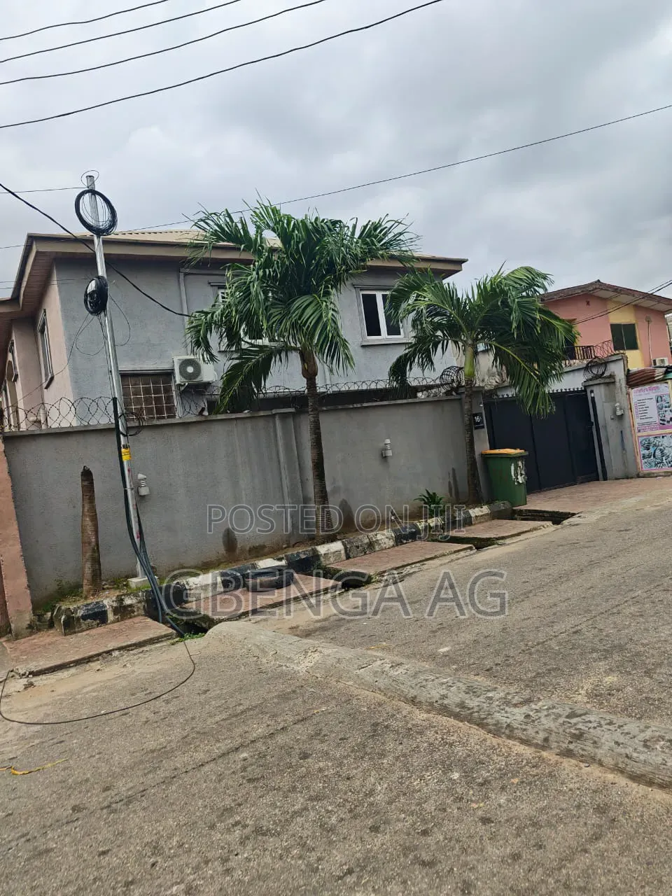5bdrm Duplex in Magodo Shangisha for sale in GRA Phase 2 Shangisha