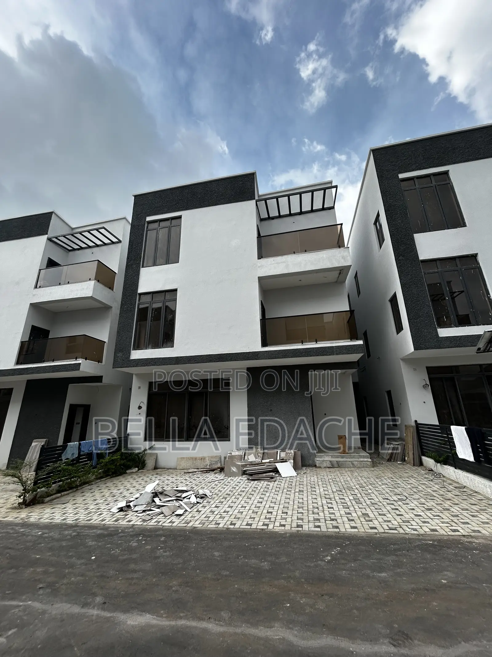 4bdrm Duplex in Mabushi for sale in Mabushi