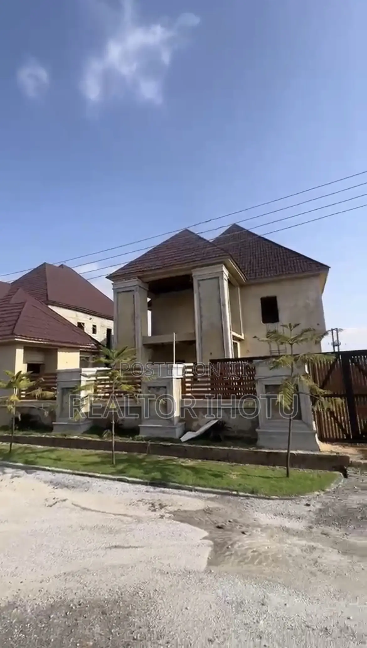 6bdrm Duplex in In An Estate, Idu Industrial for sale in Idu Industrial