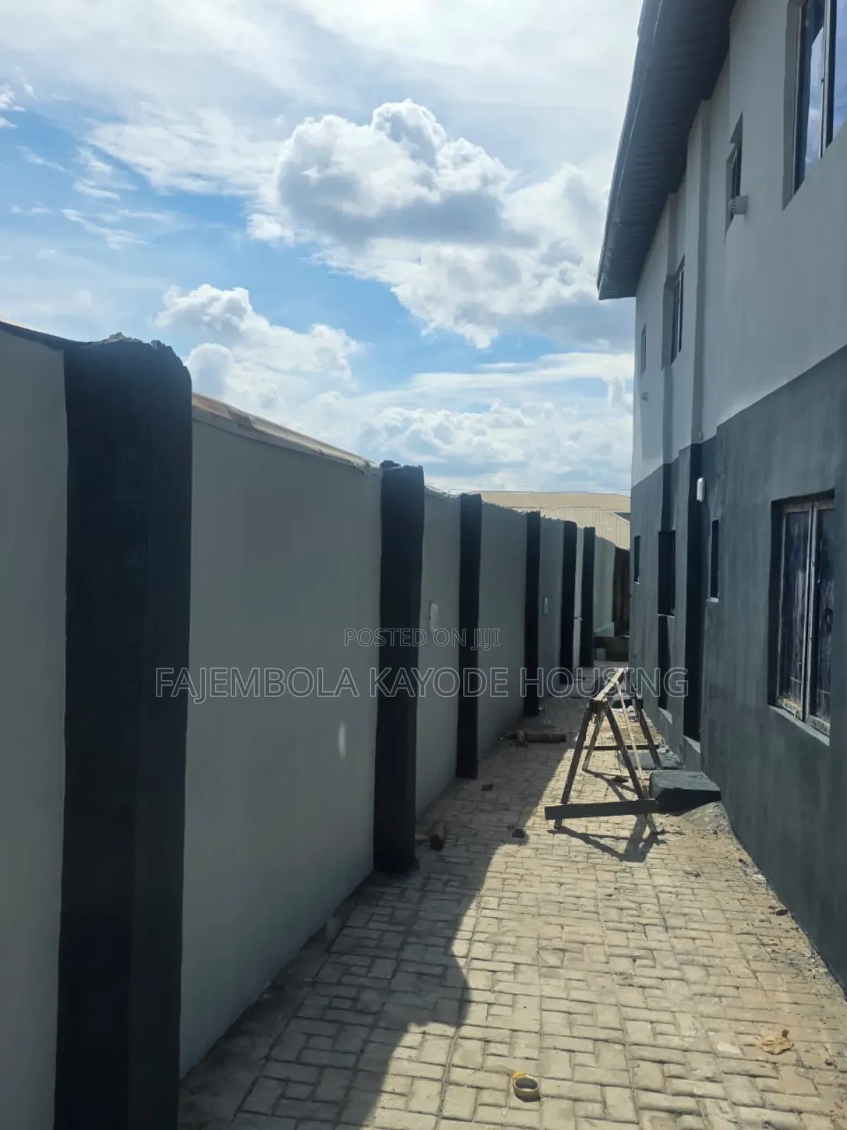 3bdrm Block of Flats in Oluwakeyin Estate, Alakia for sale in Alakia