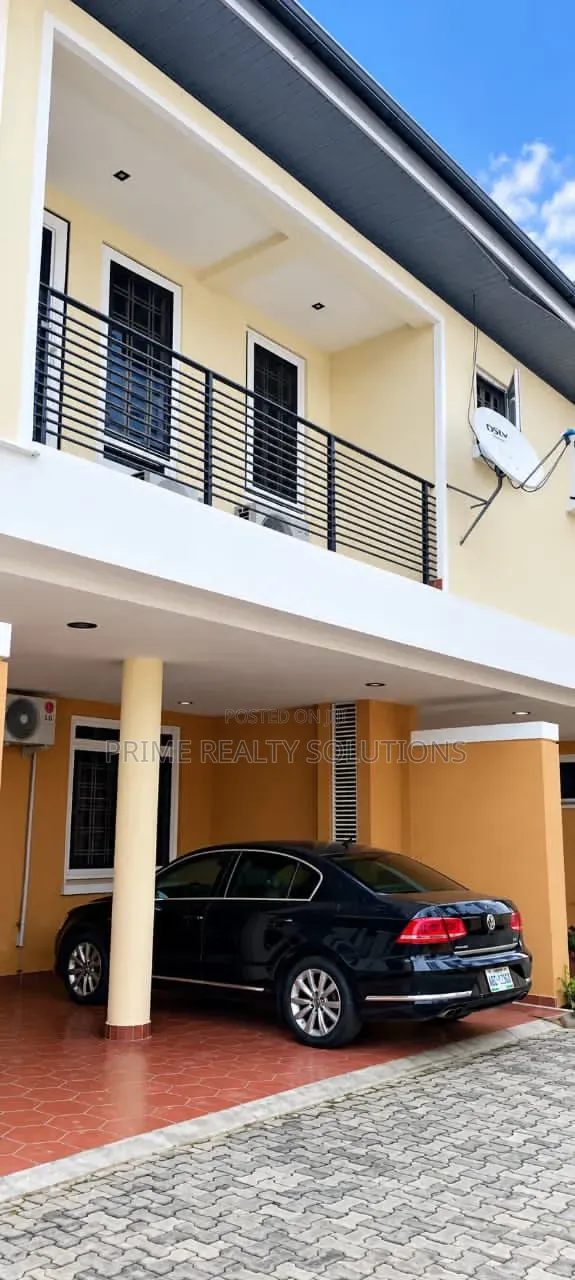3bdrm Townhouse / Terrace in Lekki Phase 1 for rent in Lekki Phase 1
