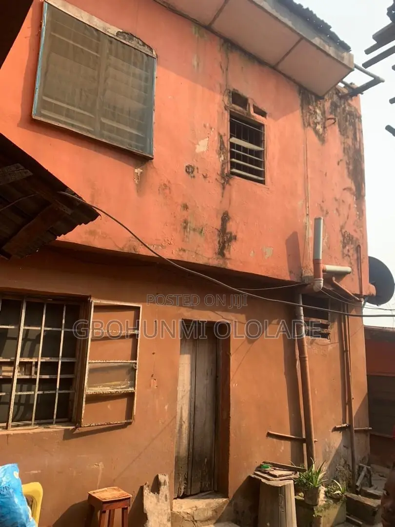 6bdrm Block of Flats in Oworonshoki / Shomolu for sale in Oworonshoki / Shomolu