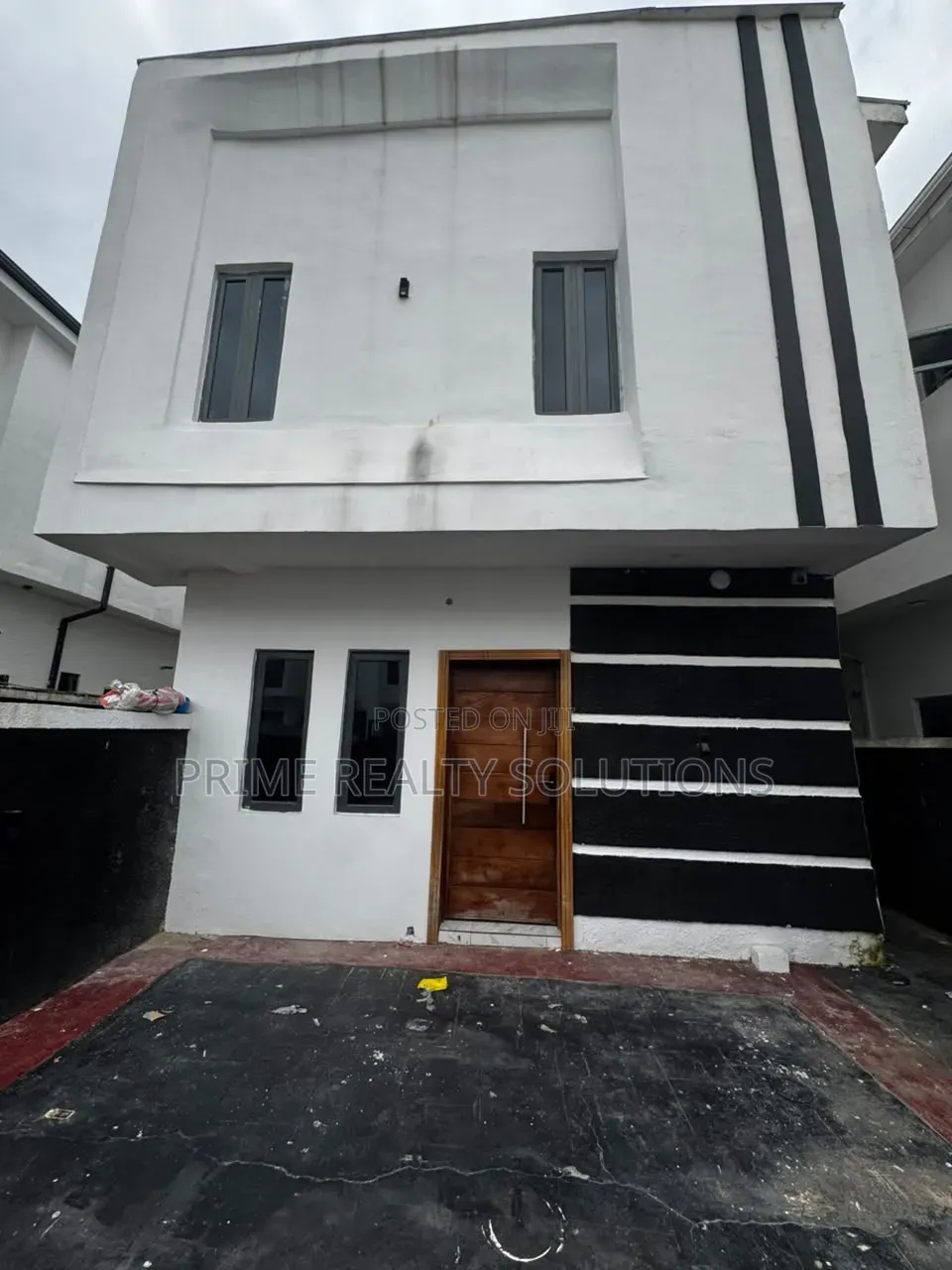 3bdrm Duplex in Ikota for rent in Ikota