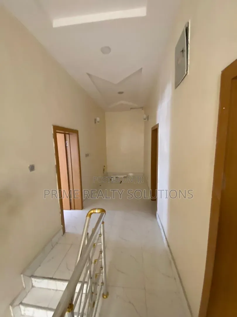 4bdrm Duplex in Ikota for rent in Ikota