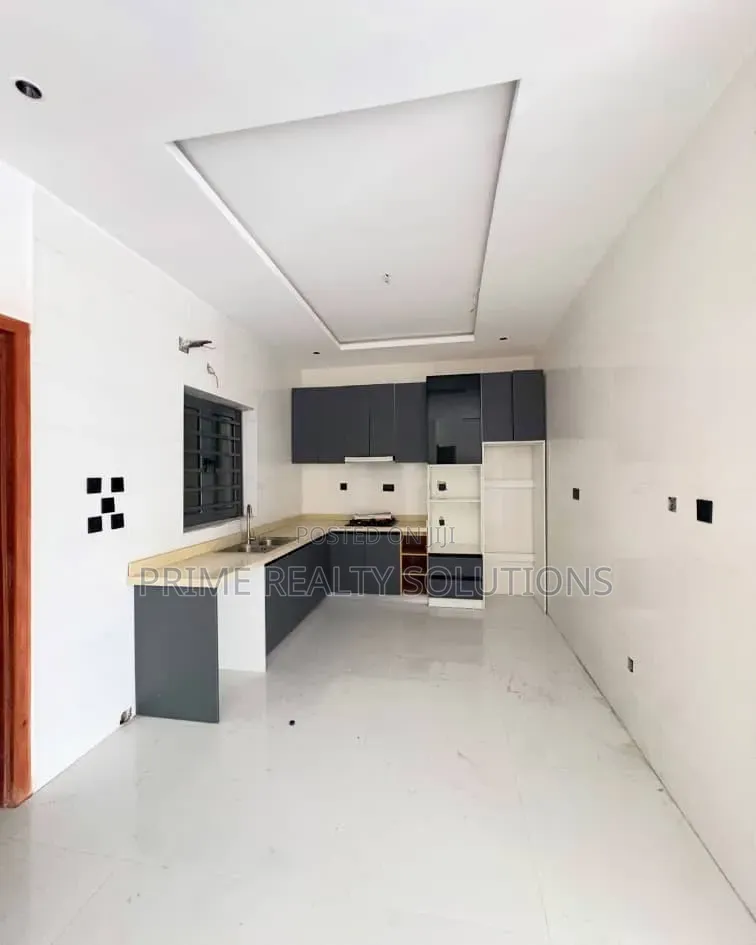 3bdrm Apartment in Lekki Phase 1 for rent in Lekki Phase 1