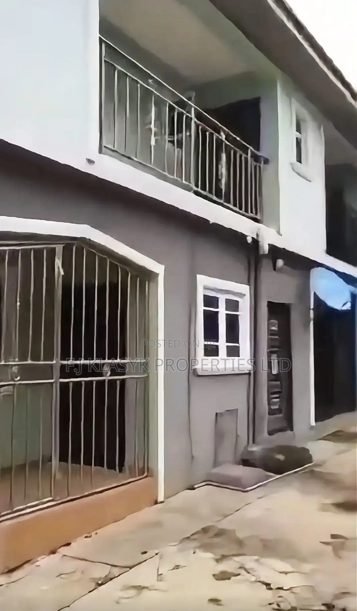 8bdrm Duplex in Benin City for sale in Benin City