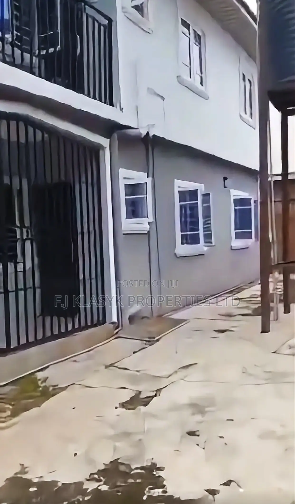 8bdrm Duplex in Benin City for sale in Benin City