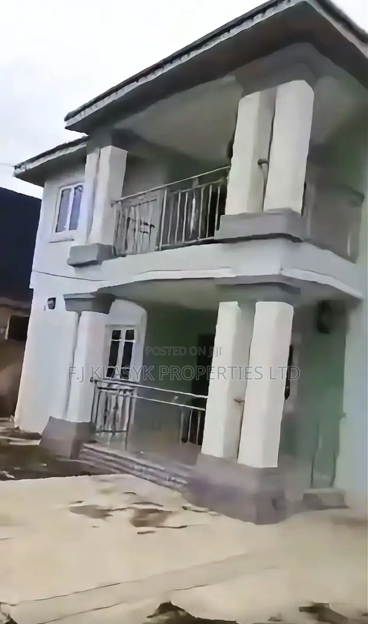 8bdrm Duplex in Benin City for sale in Benin City