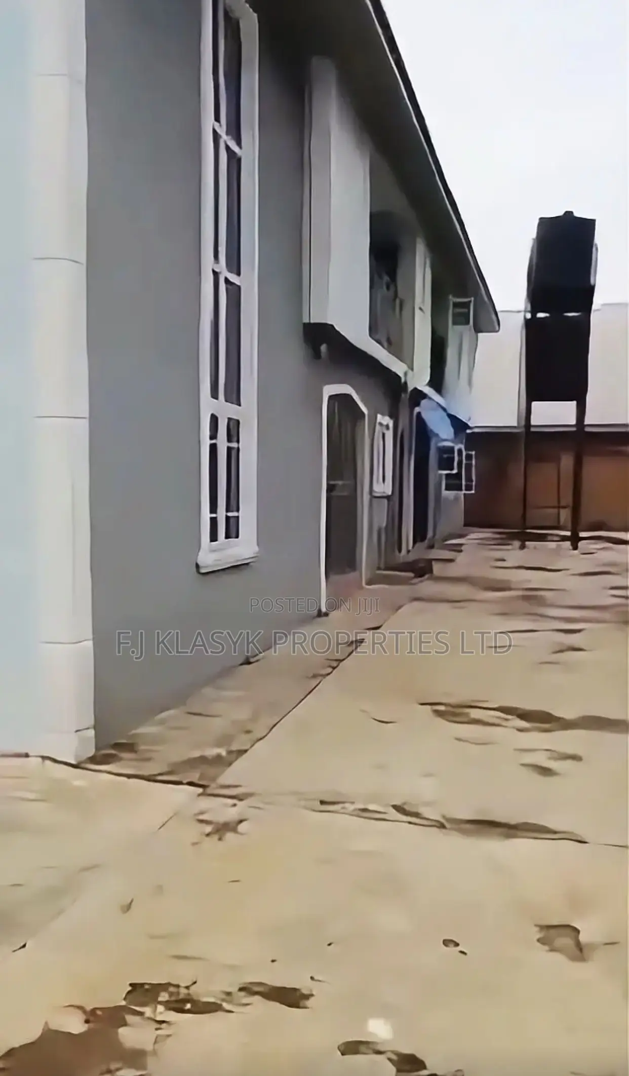 8bdrm Duplex in Benin City for sale in Benin City