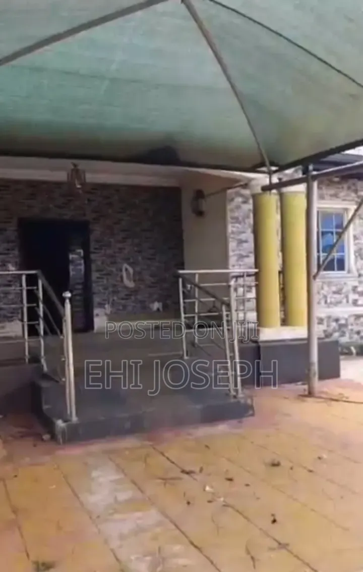 4bdrm Bungalow in Benin City for sale in Benin City