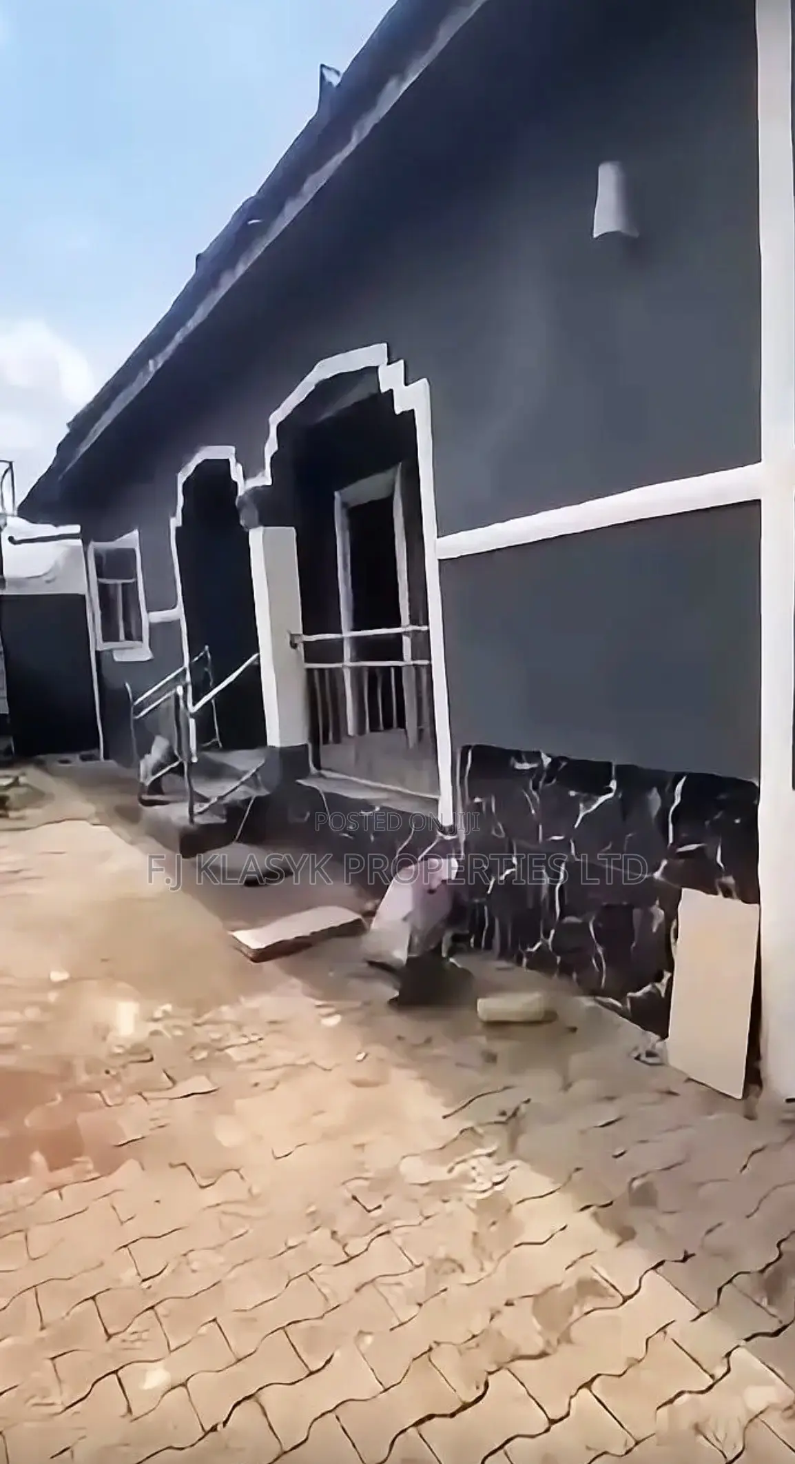 6bdrm Block of Flats in Benin City for sale in Benin City