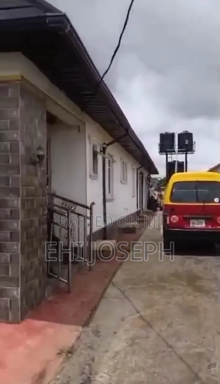 3bdrm Block of Flats in Benin City for sale in Benin City