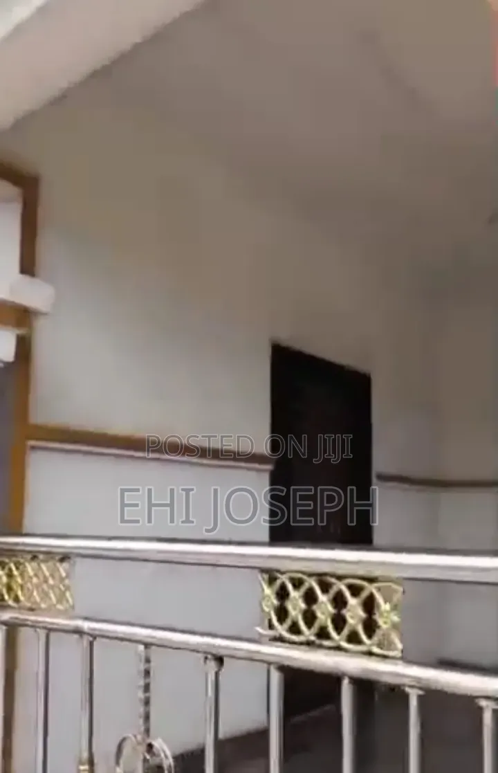 3bdrm Block of Flats in Benin City for sale in Benin City
