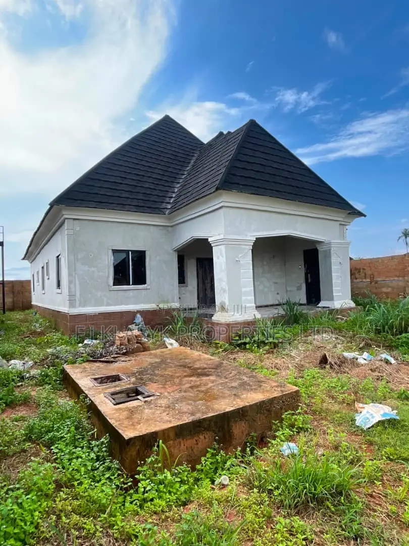 4bdrm Bungalow in Benin City for sale in Benin City