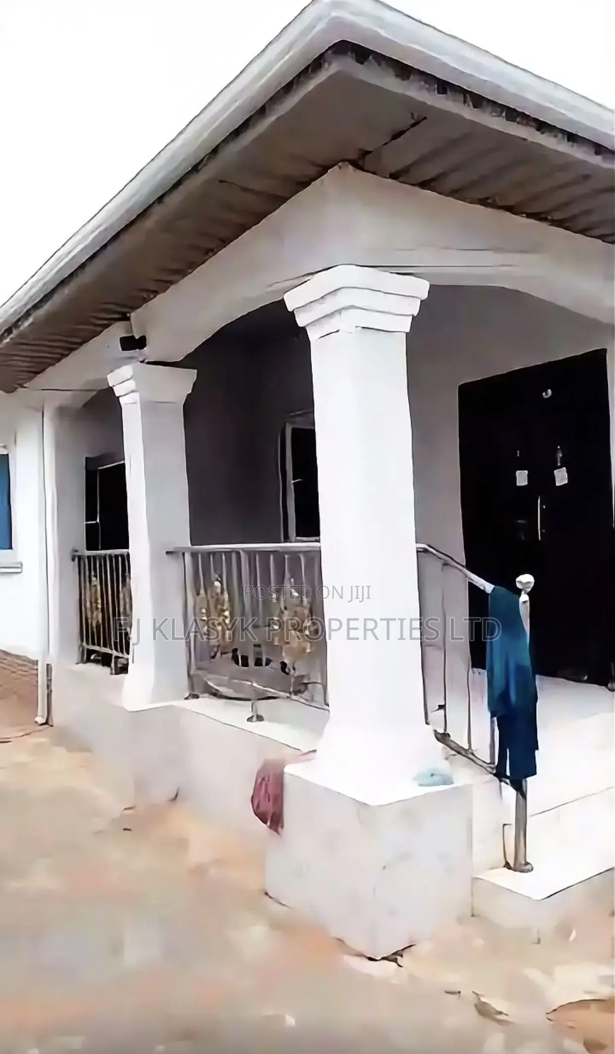 12bdrm Block of Flats in Benin City for sale in Benin City