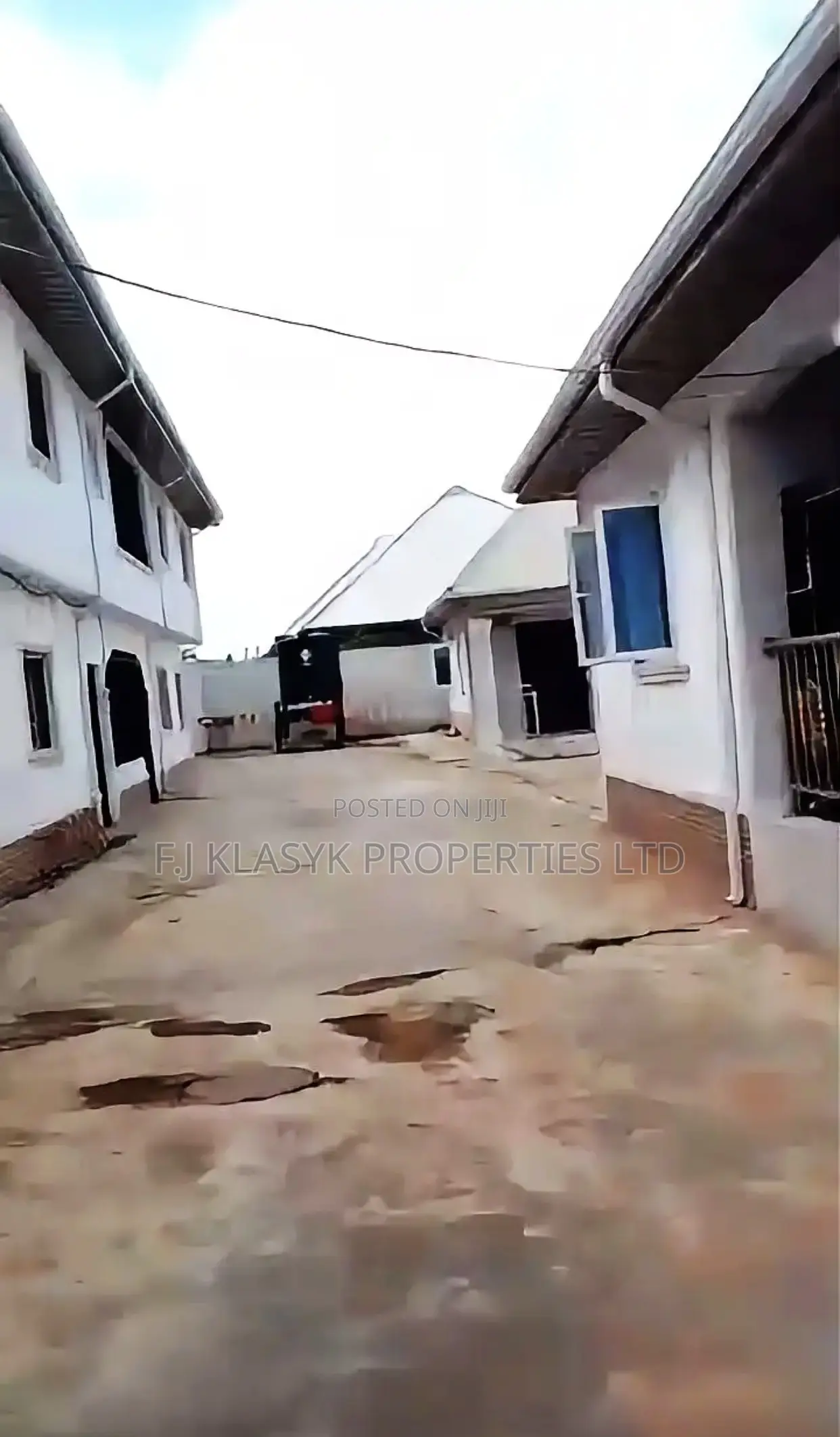 12bdrm Block of Flats in Benin City for sale in Benin City