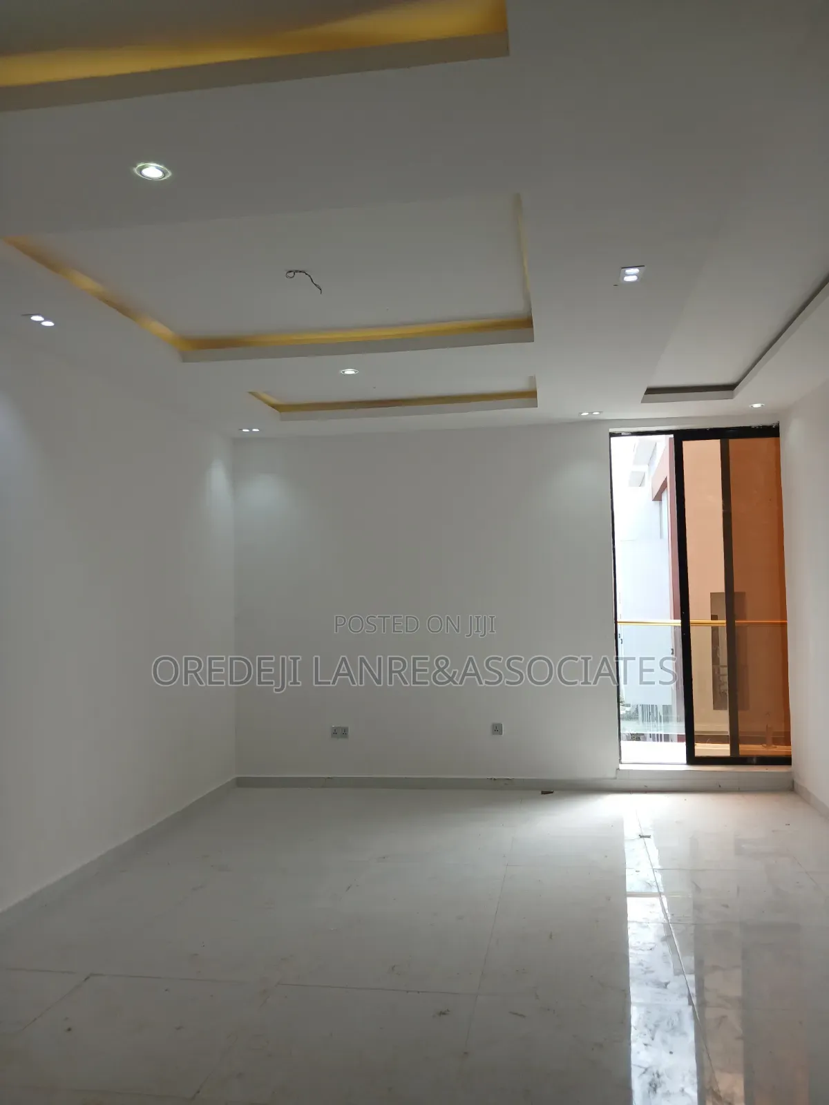 5bdrm Duplex in Clay Bustop Estate, Oregun for sale in Oregun