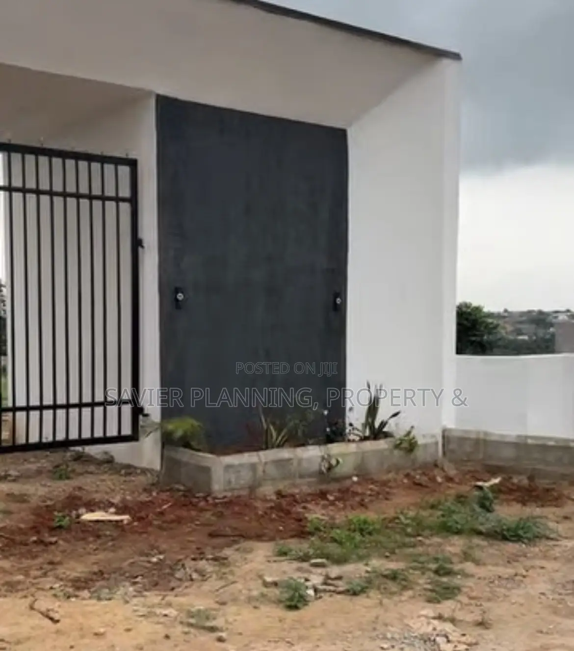 Mowe Prime by Land Republic in Pakuro