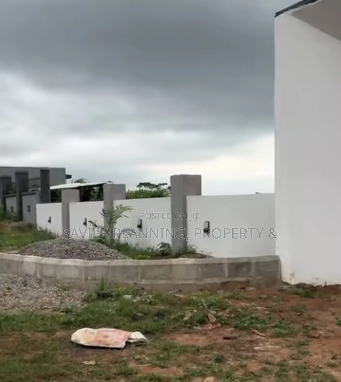 Mowe Prime by Land Republic in Pakuro
