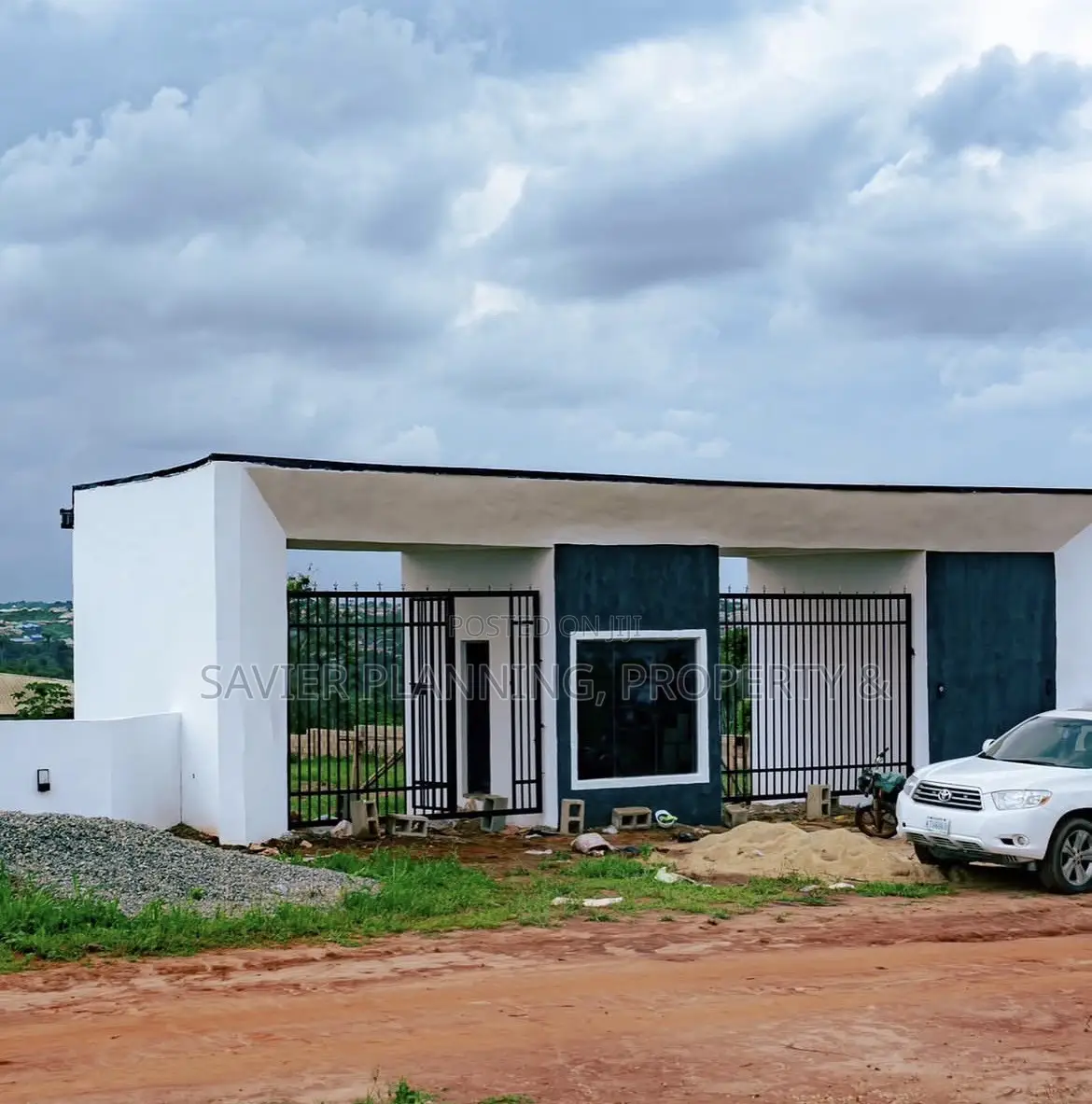 Mowe Prime by Land Republic in Pakuro