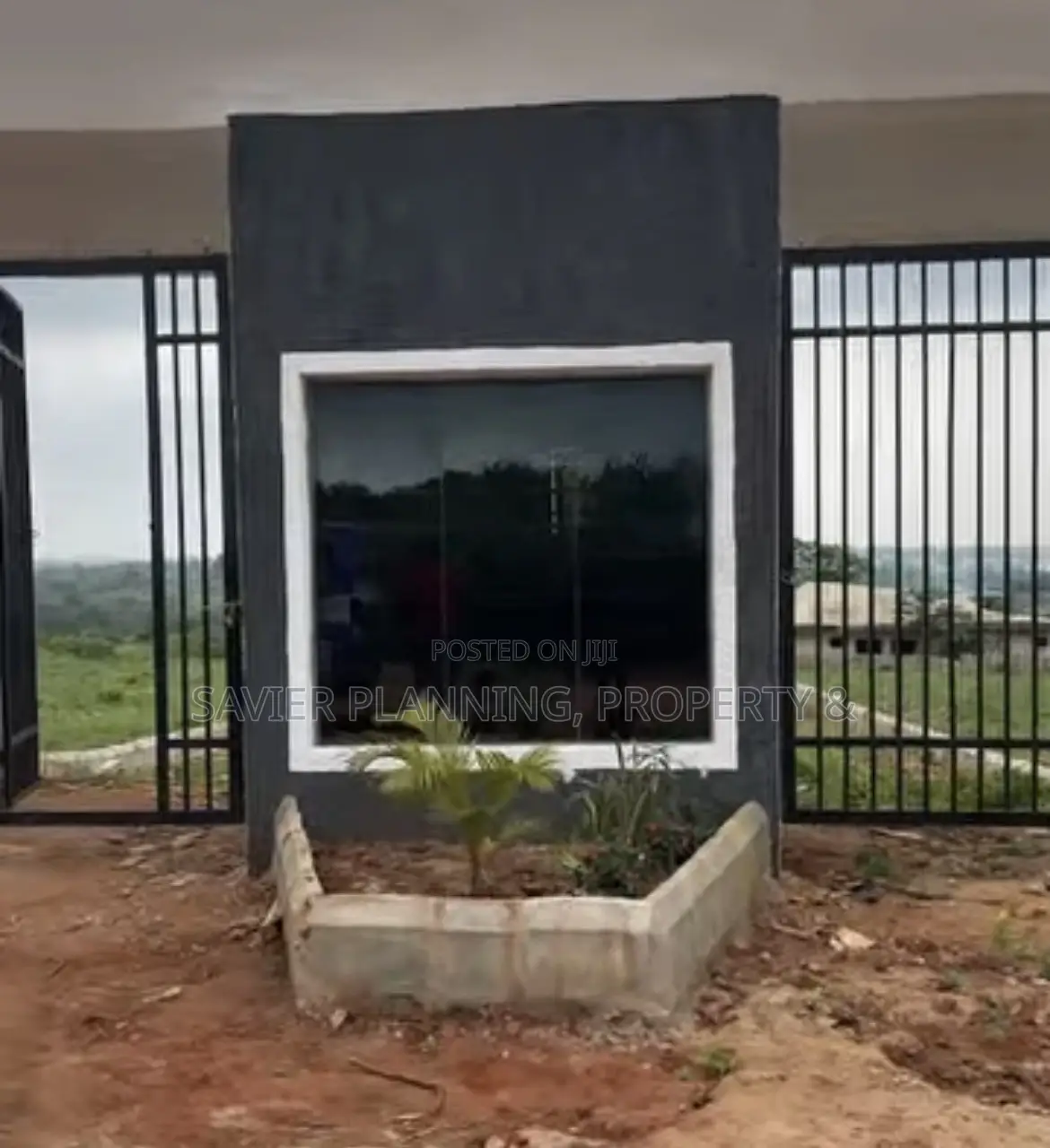 Mowe Prime by Land Republic in Pakuro