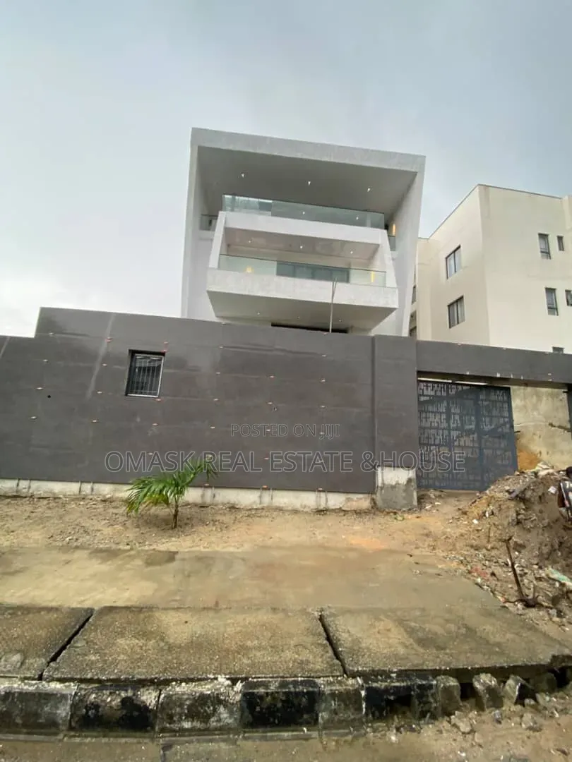 5bdrm Duplex in Banana Island for sale in Banana Island