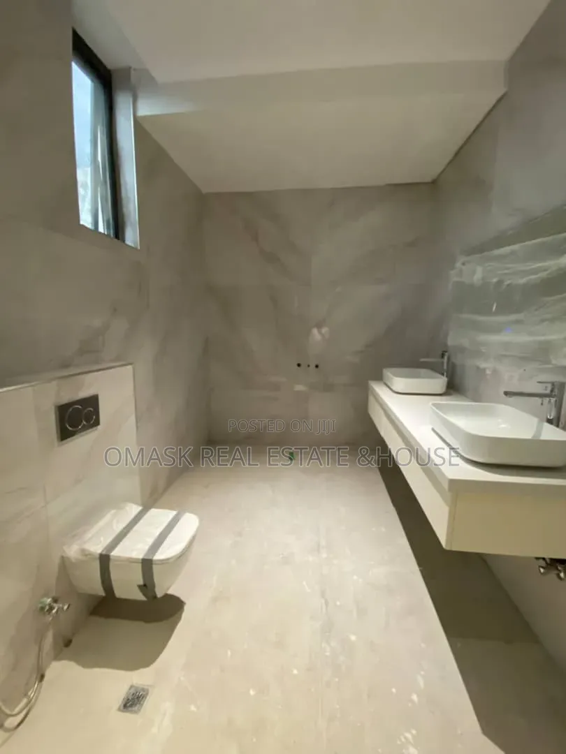 5bdrm Duplex in Banana Island for sale in Banana Island