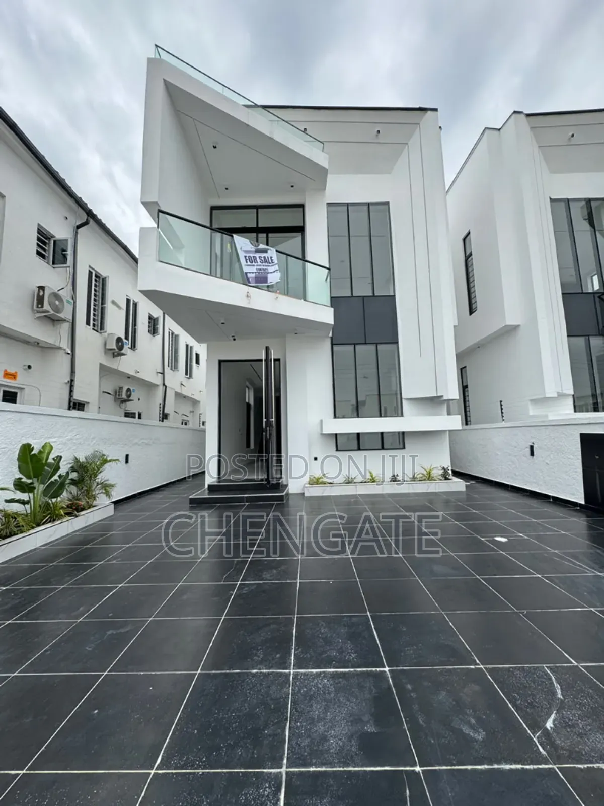 5bdrm Duplex in Lekki Expressway for sale in Lekki Expressway