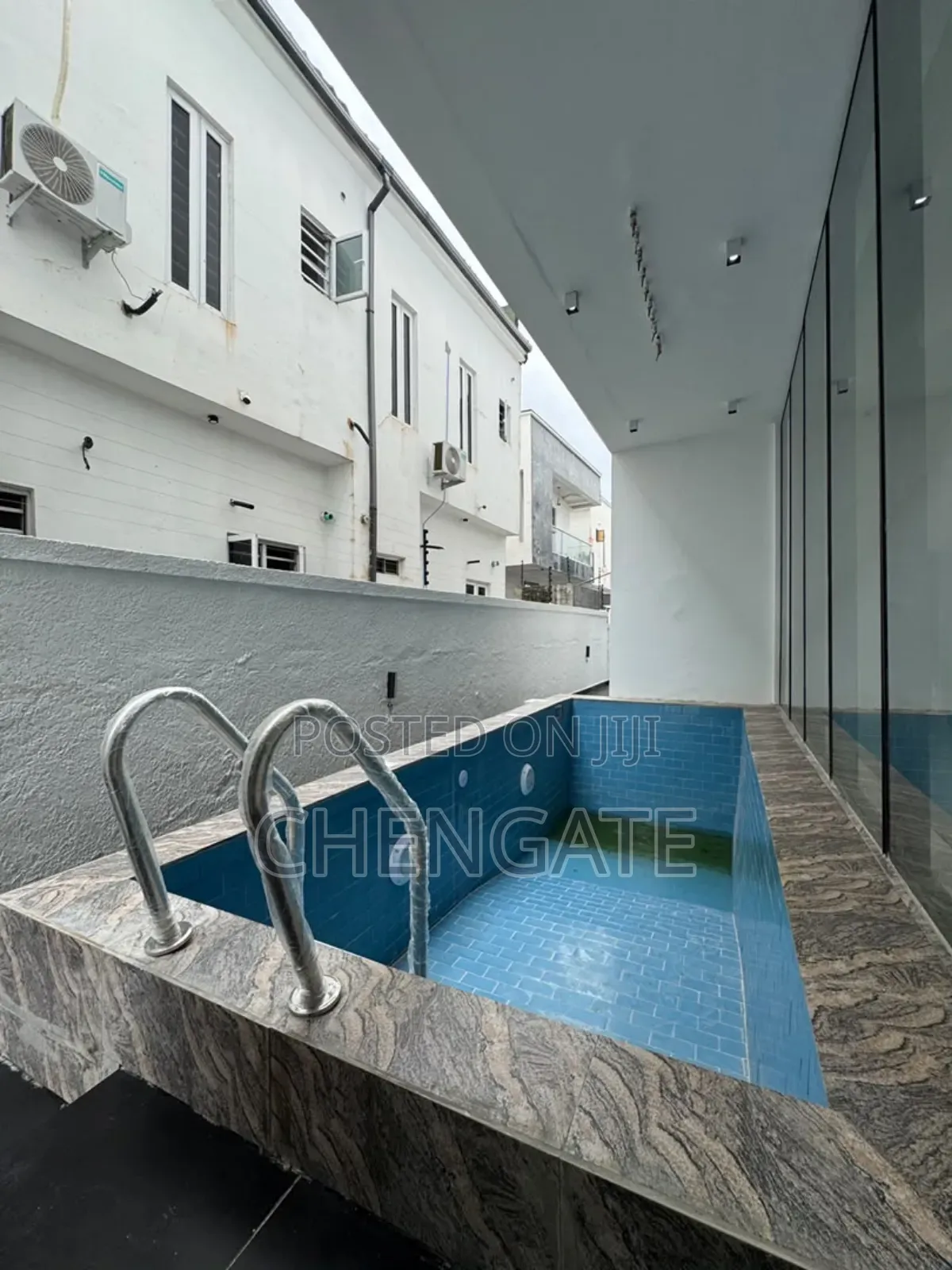 5bdrm Duplex in Lekki Expressway for sale in Lekki Expressway