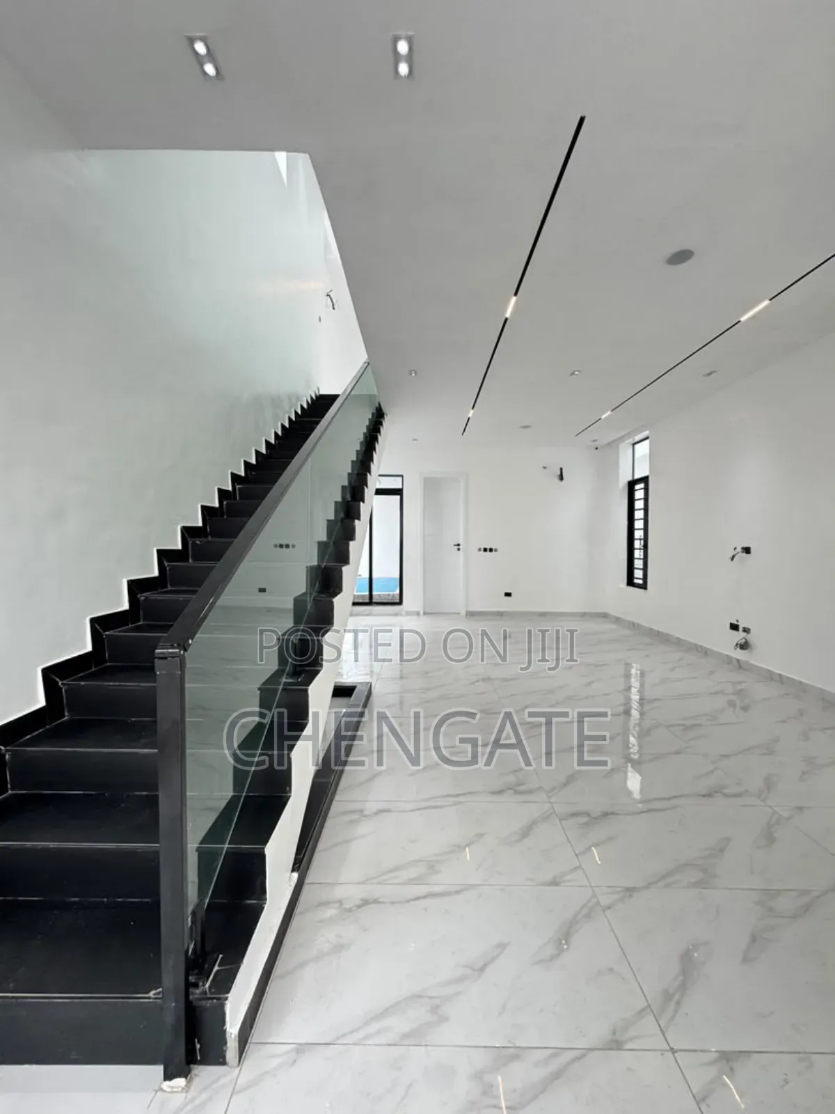 5bdrm Duplex in Lekki Expressway for sale in Lekki Expressway