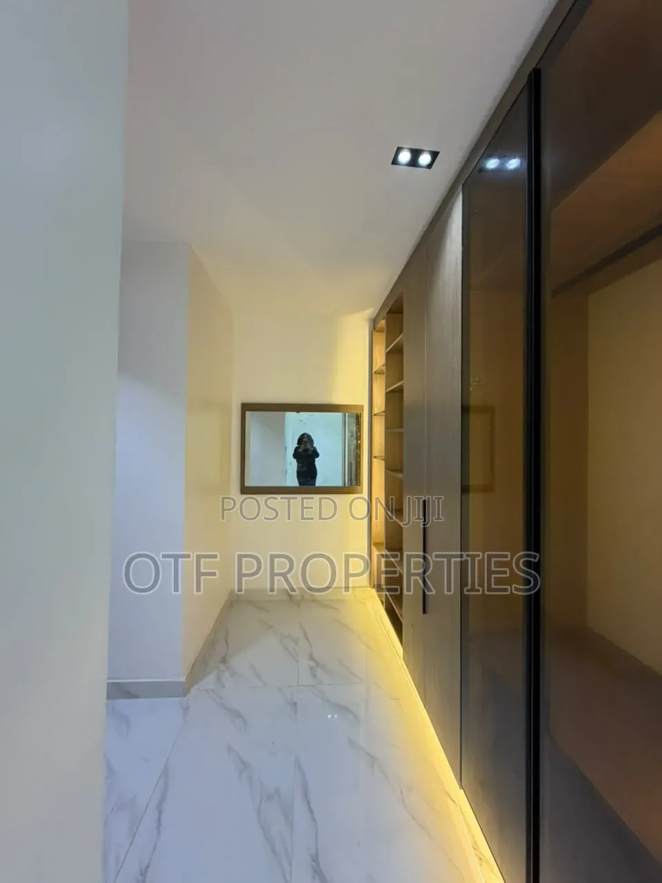 6bdrm Duplex in Apo Resettlement for sale in Apo Resettlement