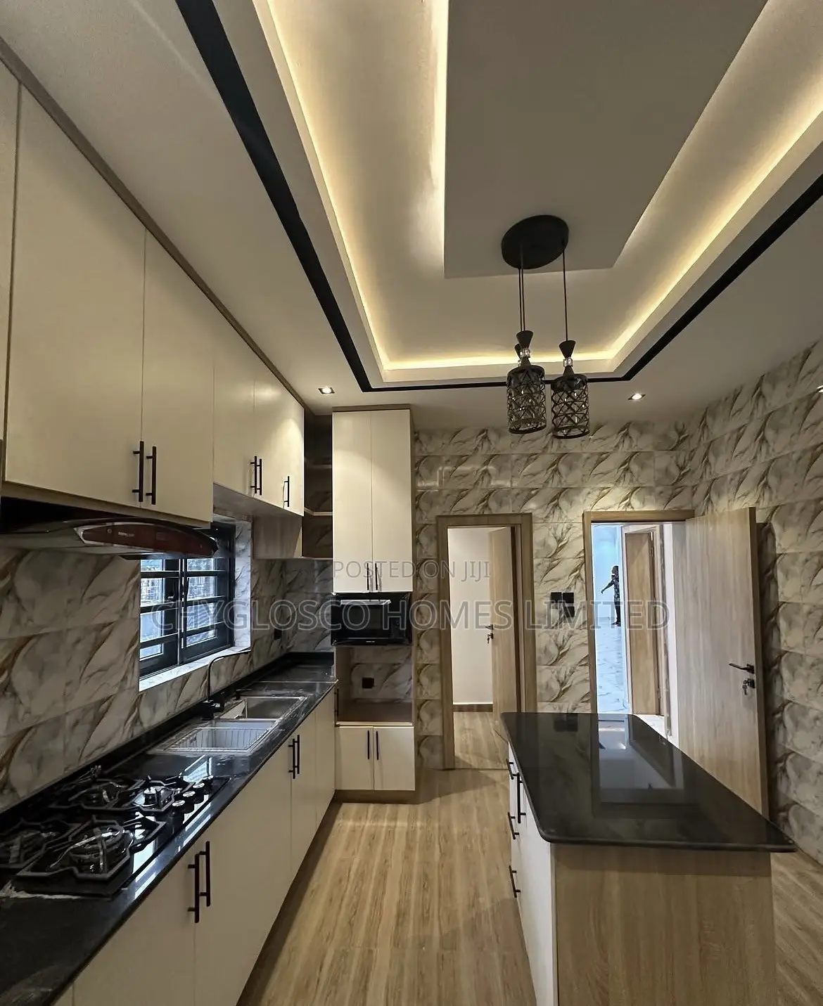 4bdrm Duplex in Rumuodomaya Sars, New Layout for sale in New Layout