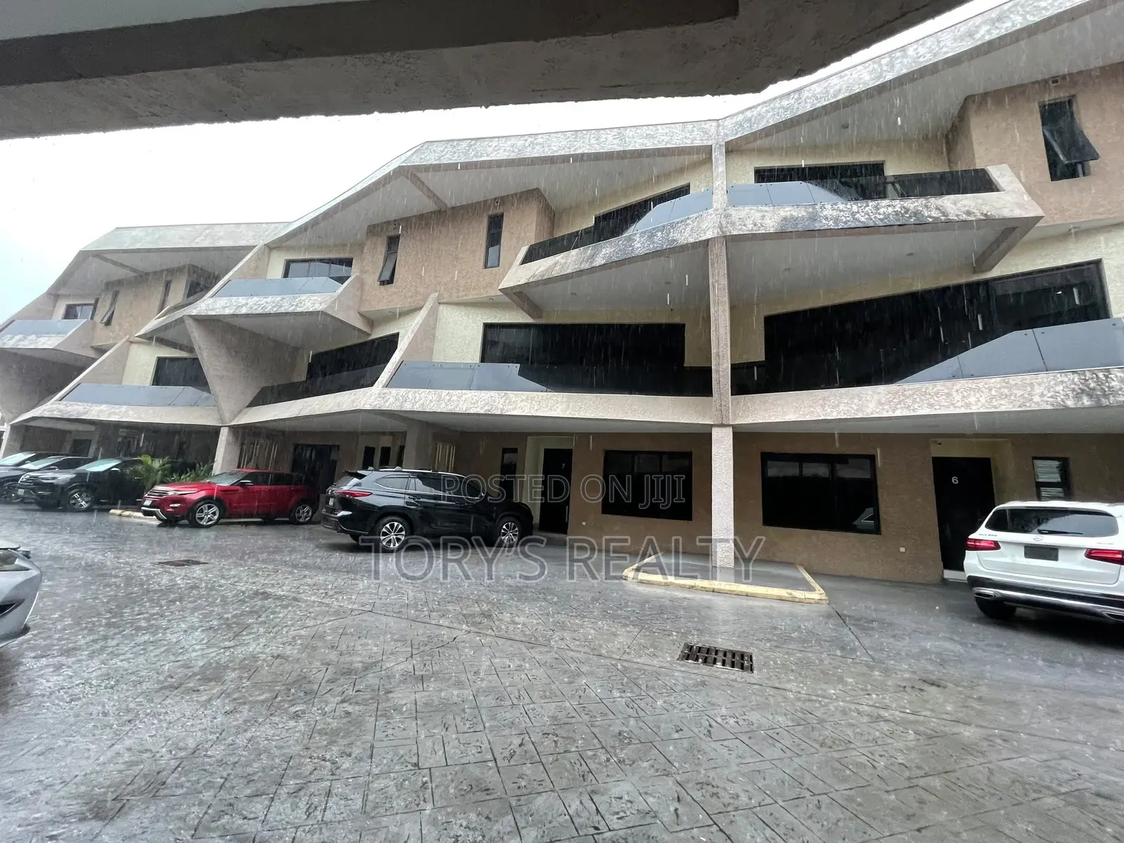 4bdrm Duplex in Lekki Phase 1 for rent in Lekki Phase 1