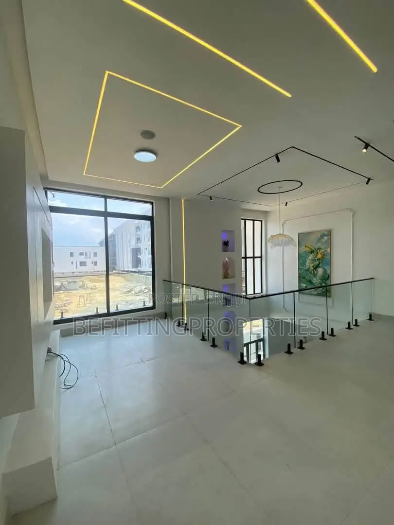 5bdrm Duplex in Lekki Phase 1 for sale in Lekki Phase 1