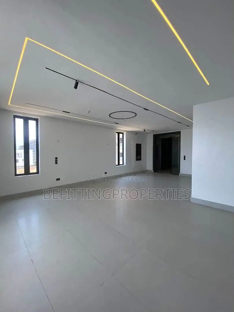 5bdrm Duplex in Lekki Phase 1 for sale in Lekki Phase 1